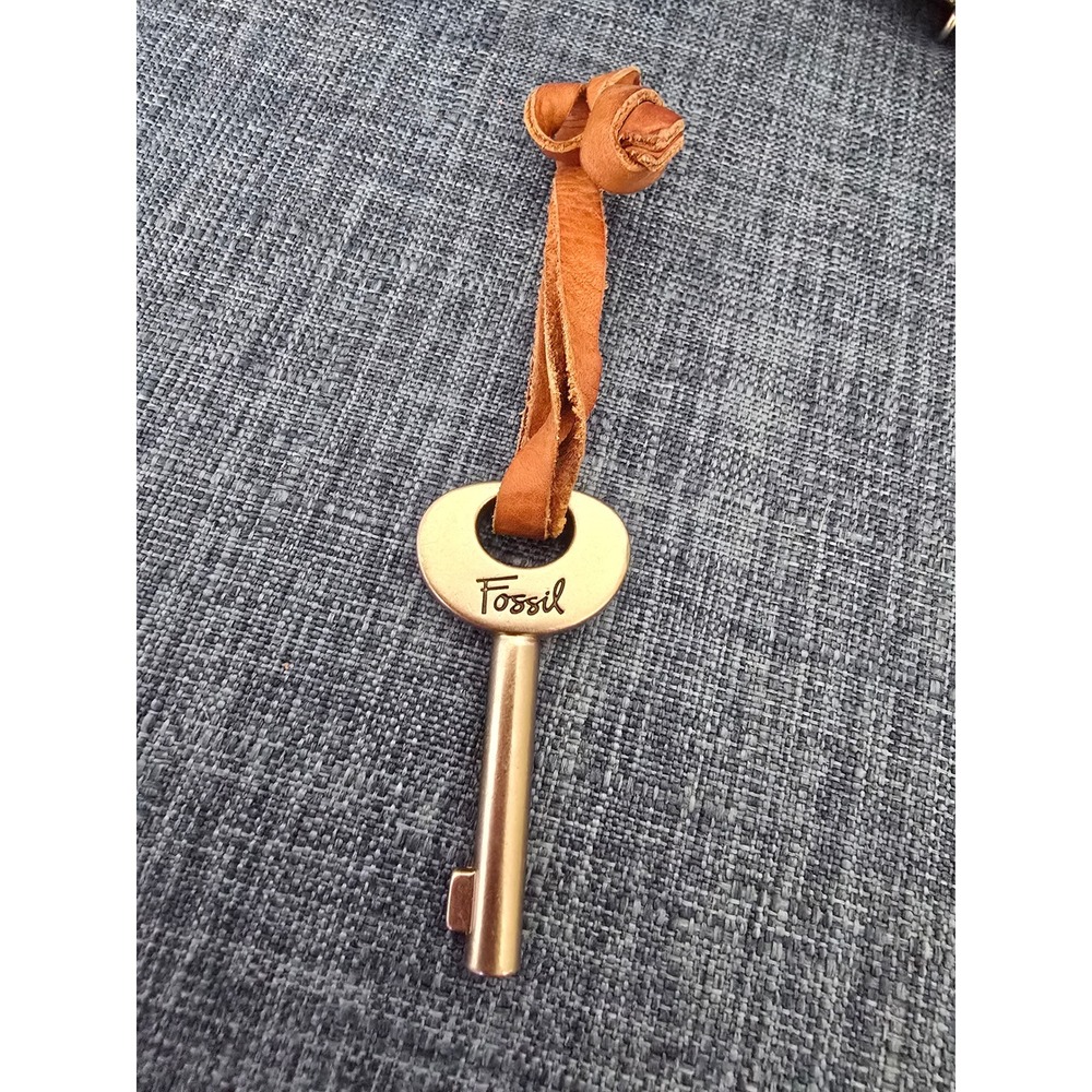 Fossil Gold Tone Skeleton Key Bag Charm Leather Strap Cognac Brown Handbag Fob